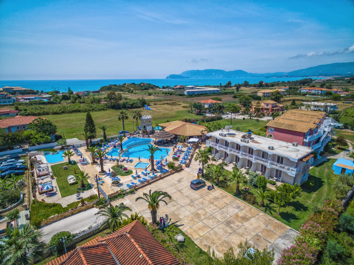 Antonis Apartments & Pool Bar foto 6