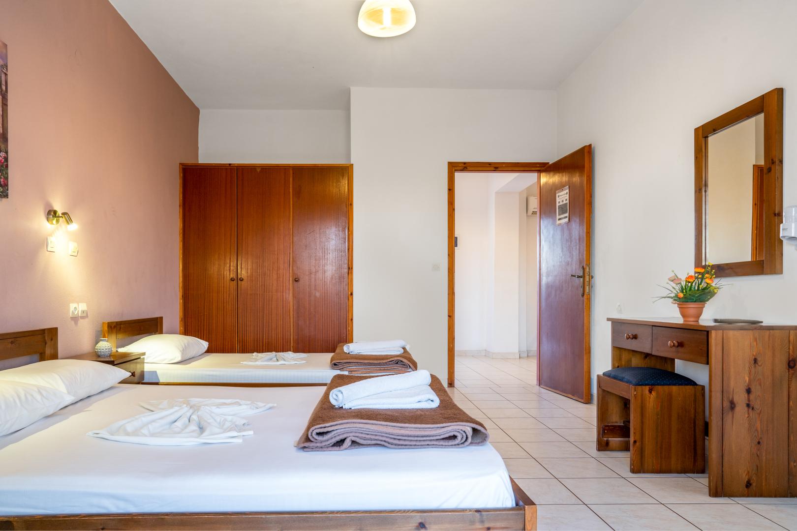 Antonis Apartments & Pool Bar foto 7