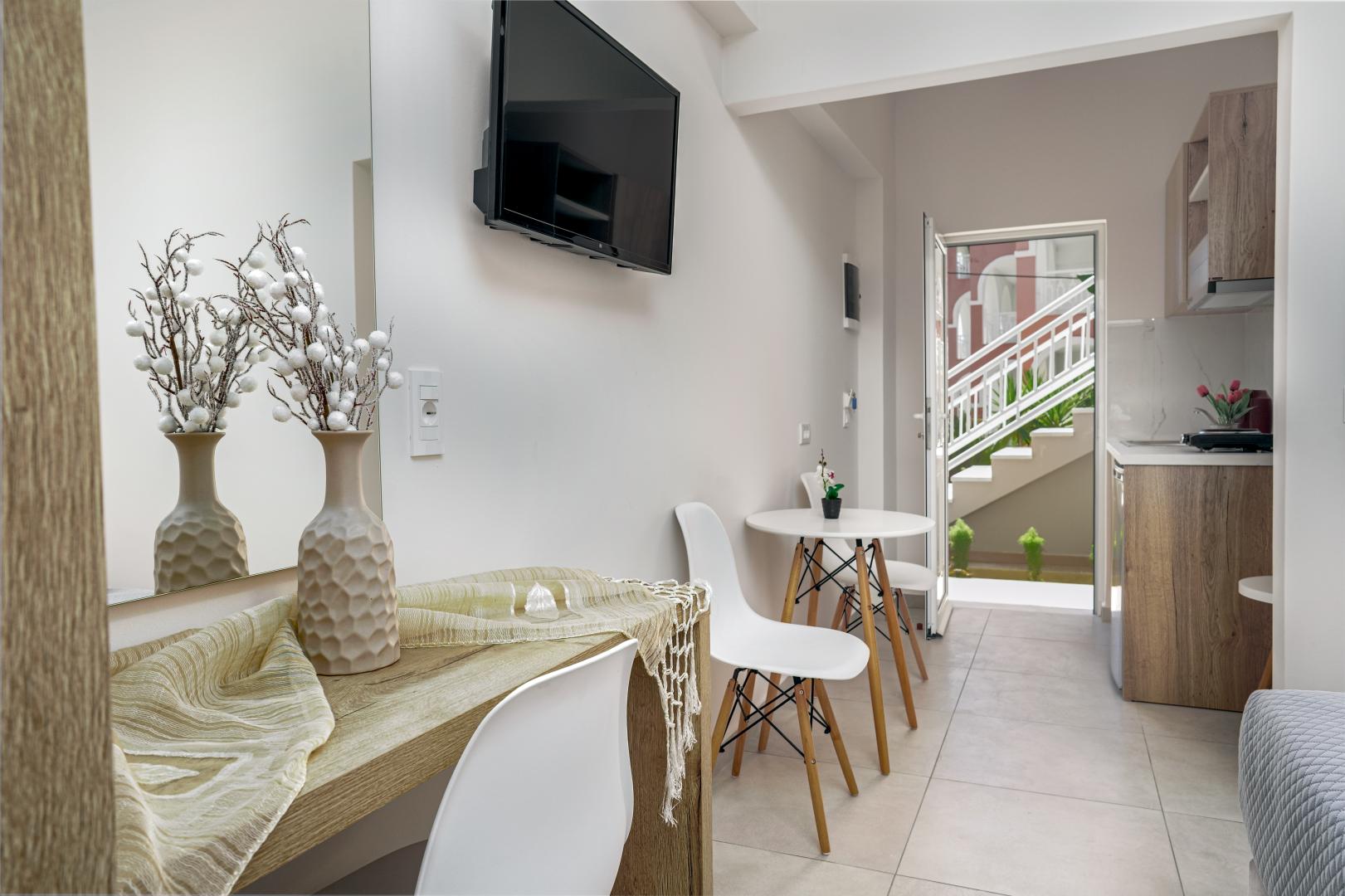 Antonis Apartments & Pool Bar foto 24