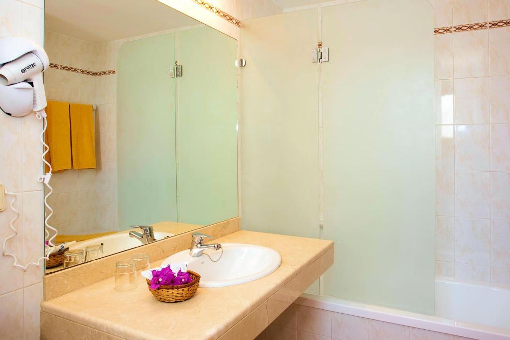 SBH Hotel Royal Mónica image 3