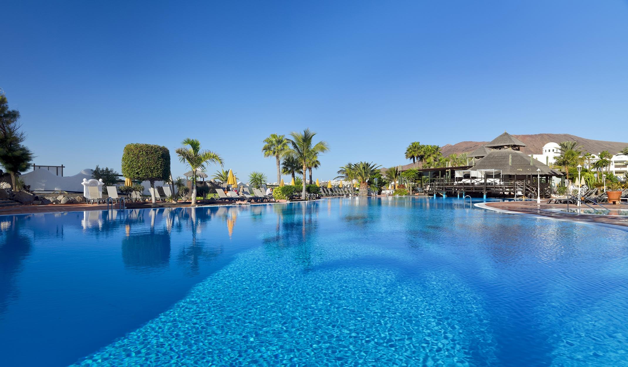 H10 Timanfaya Palace image 0