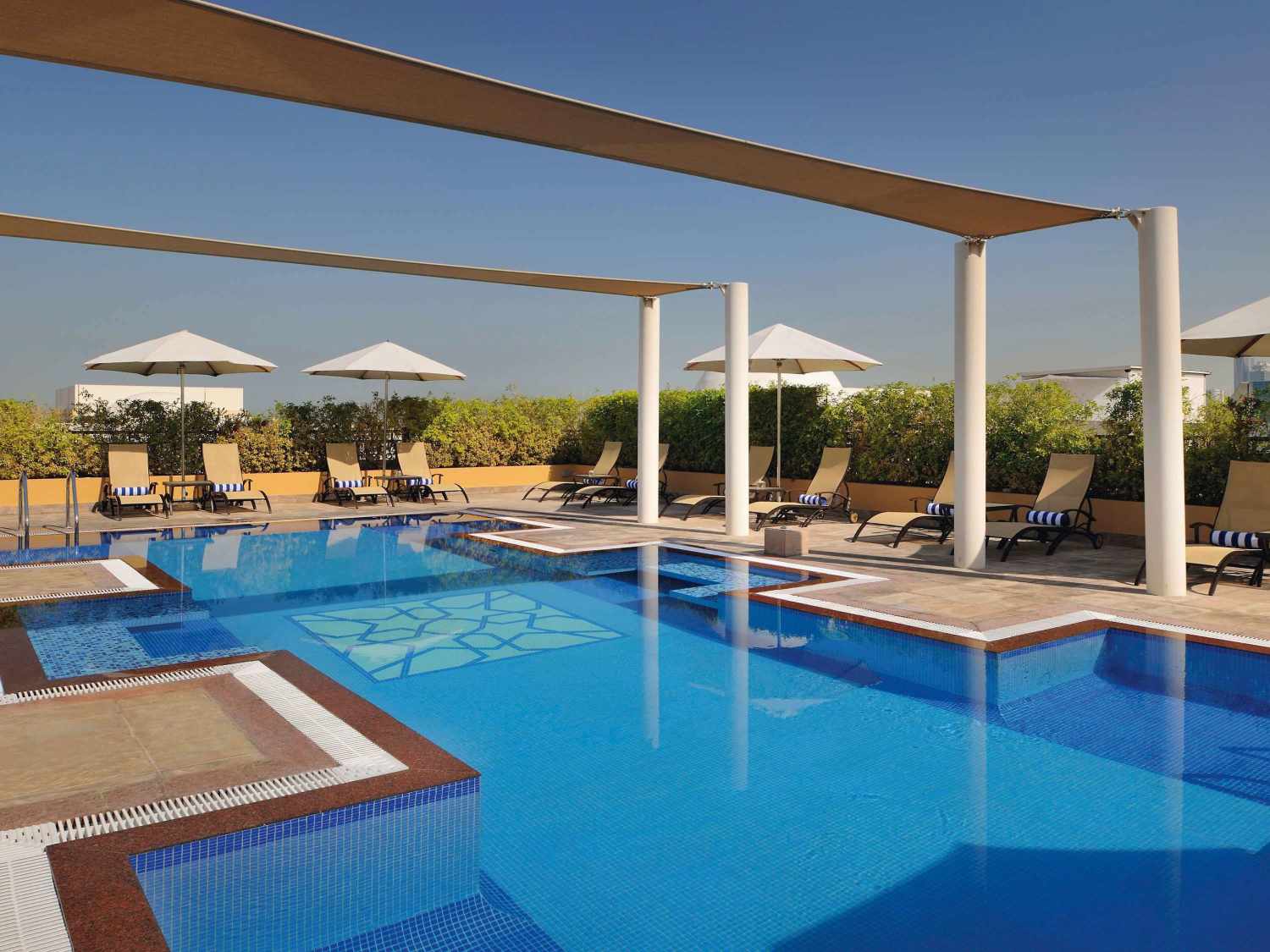 Mövenpick Hotel Apartments Al Mamzar Dubai image 2