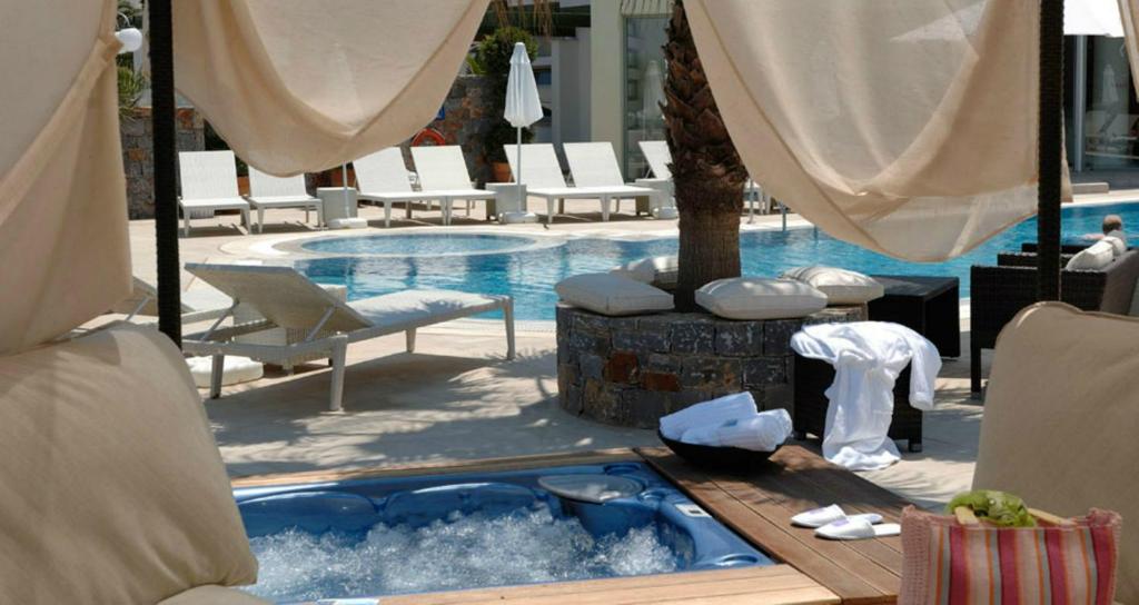 Angela Suites Boutique Hotel image 3