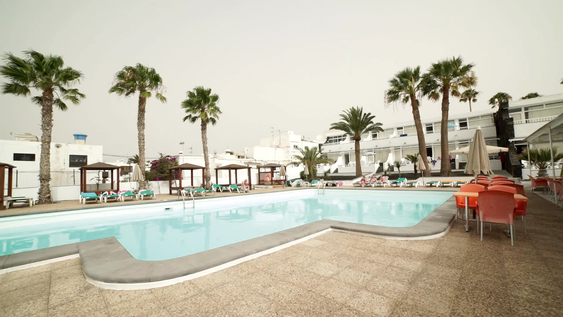 Arena Dorada Apartments image 2