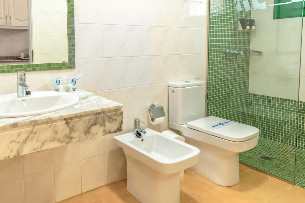 Hyde Park Lane image 3