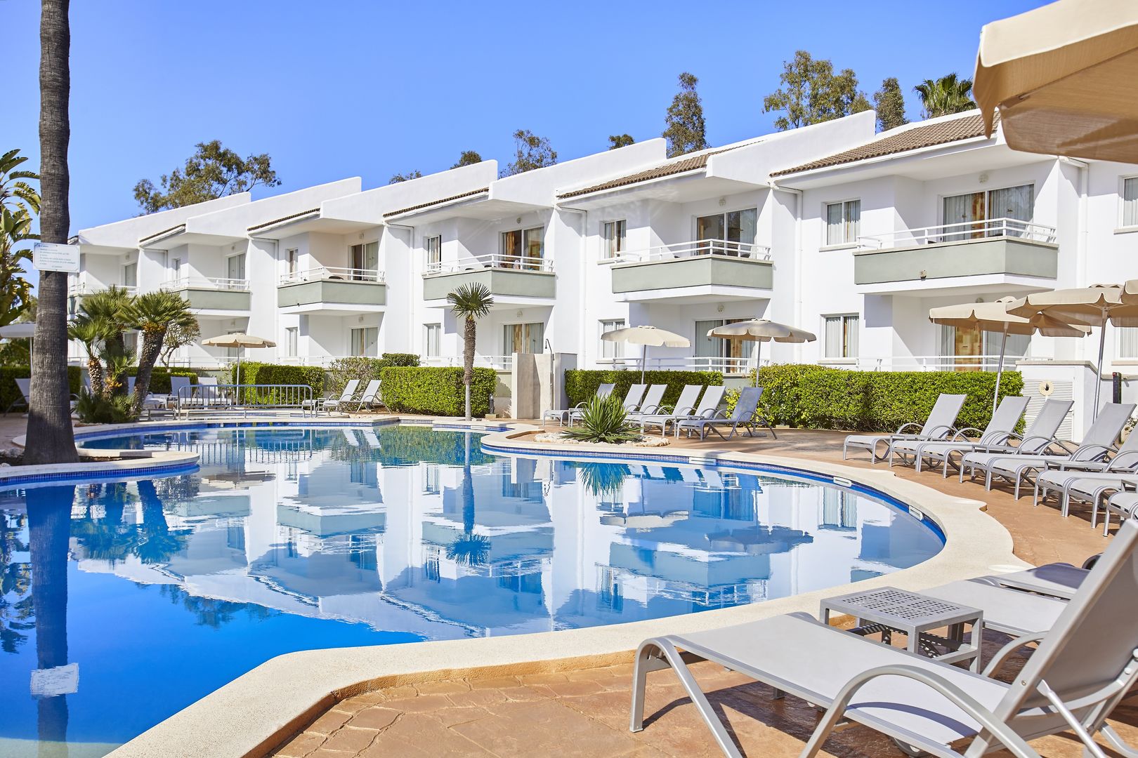 Universal Aparthotel Elisa image 0