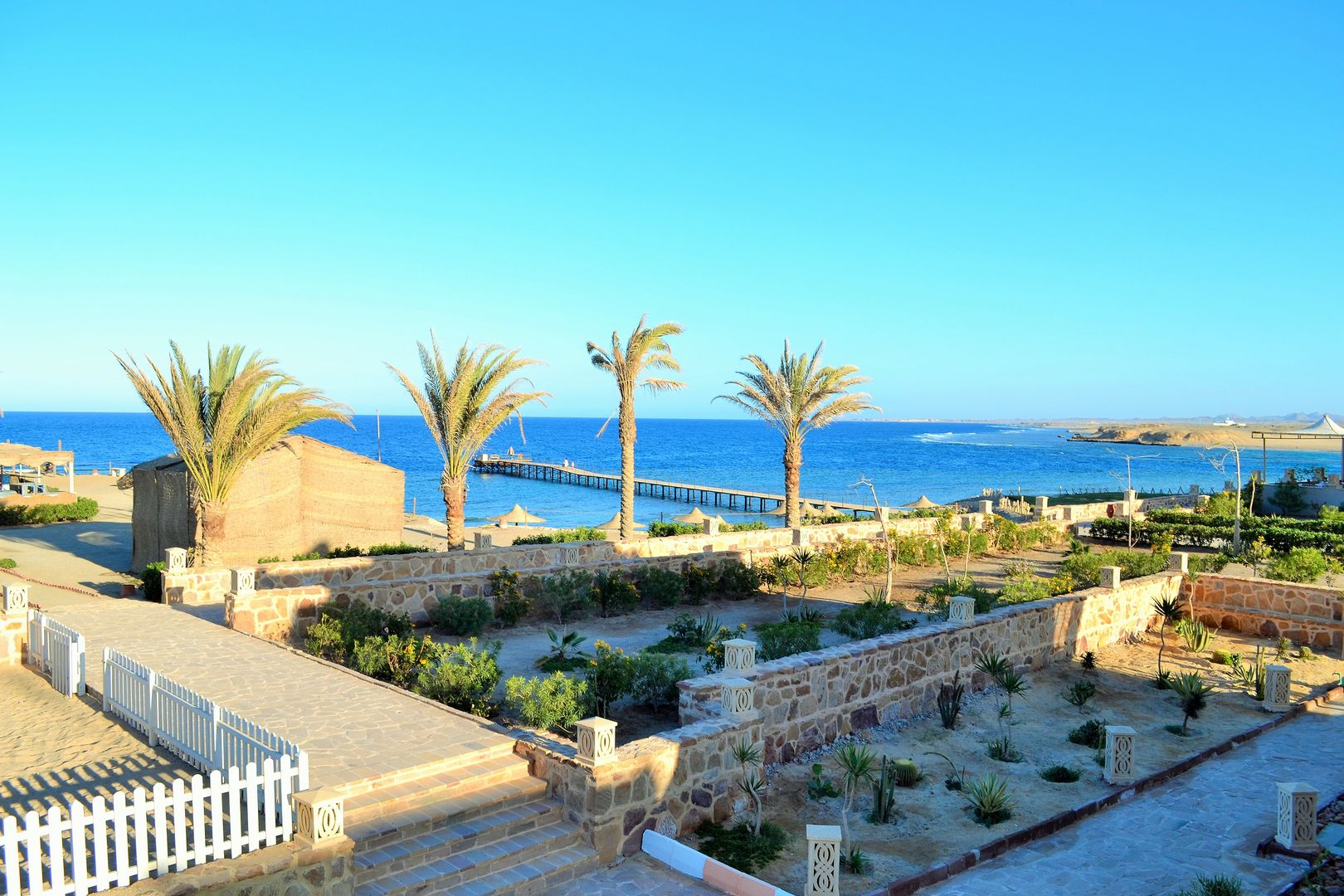 Rohanou Beach Resort & Ecolodge image 3