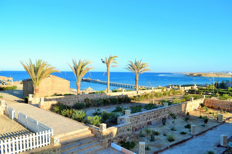 Rohanou Beach Resort & Ecolodge.