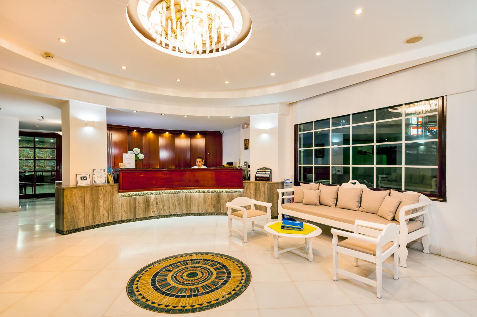 Luxe entreehal — Elina Hotel Apartments