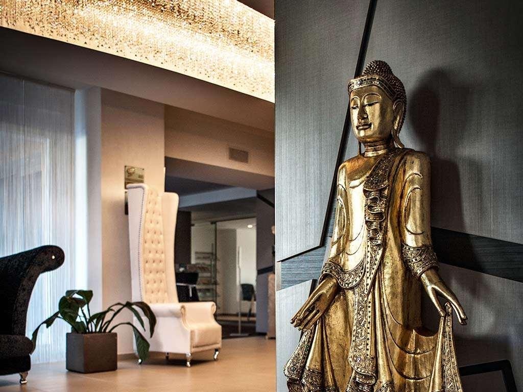 Relaxruimte met ligbedden — Grand Hotel Resort Ma&Ma