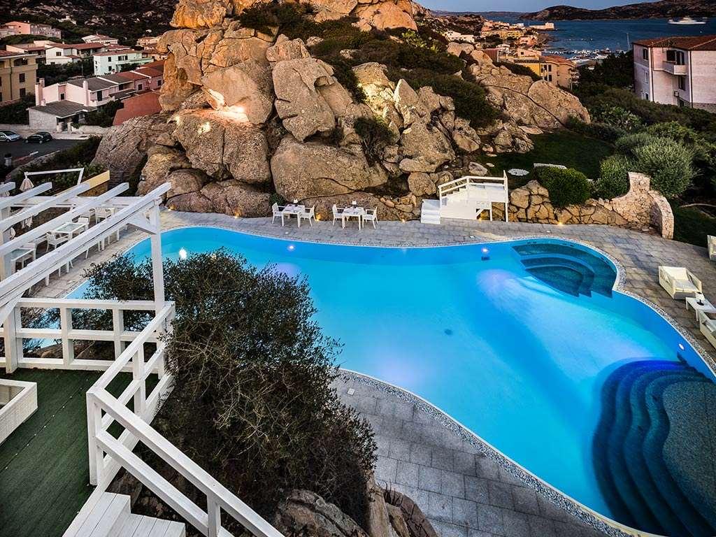 Infinity-zwembad met zeezicht — Grand Hotel Resort Ma&Ma