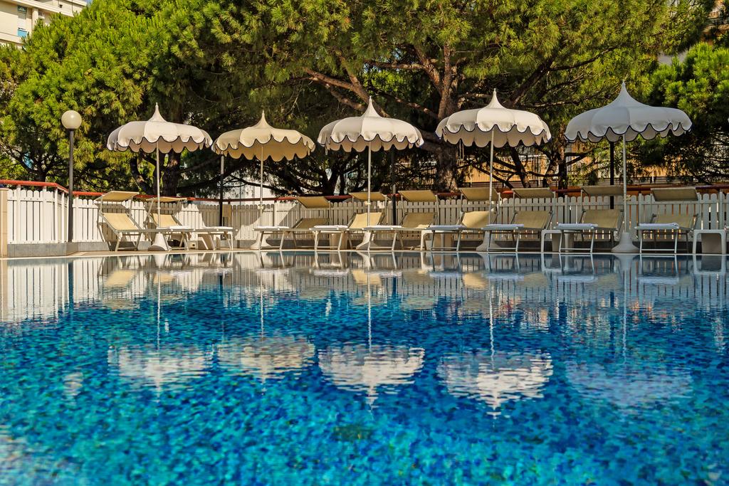 Salus Smart & Chic Hotel