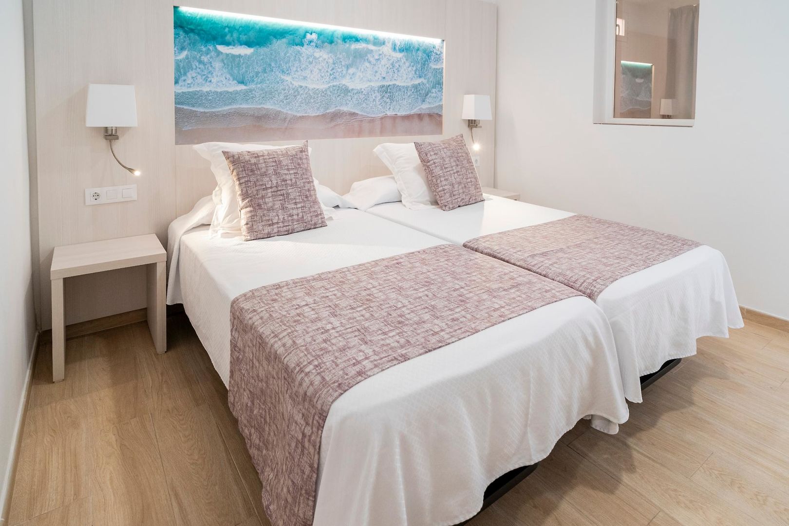 Hotel Amic Colon image 1