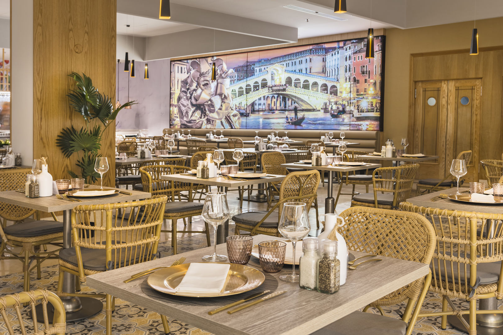 Elba Sara Beach & Golf Resort image 2