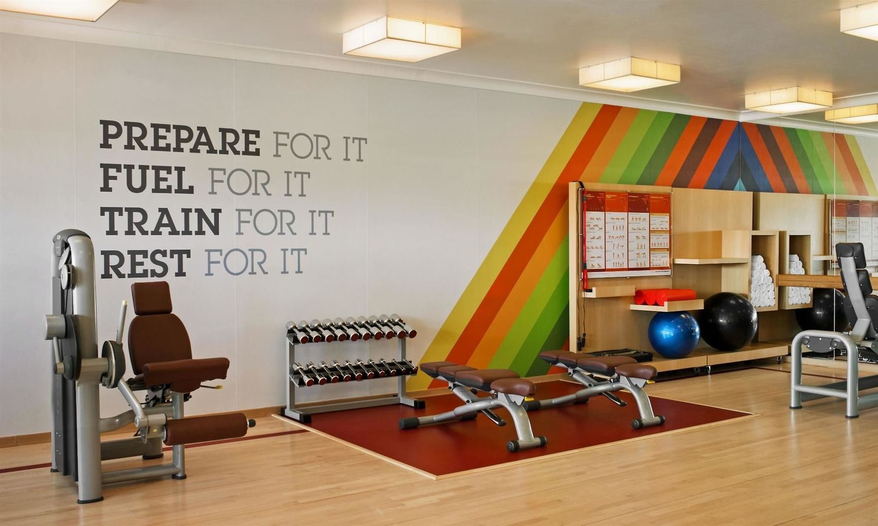 Sheraton Dubai Creek Hotel & Towers image 1