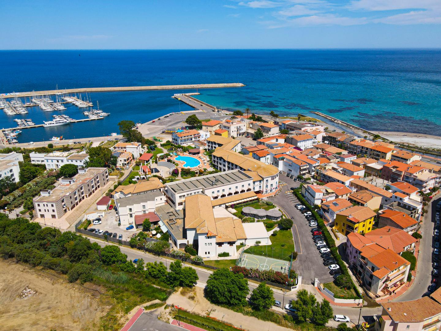 Zeezicht vanaf het balkon — Cala della Torre Resort