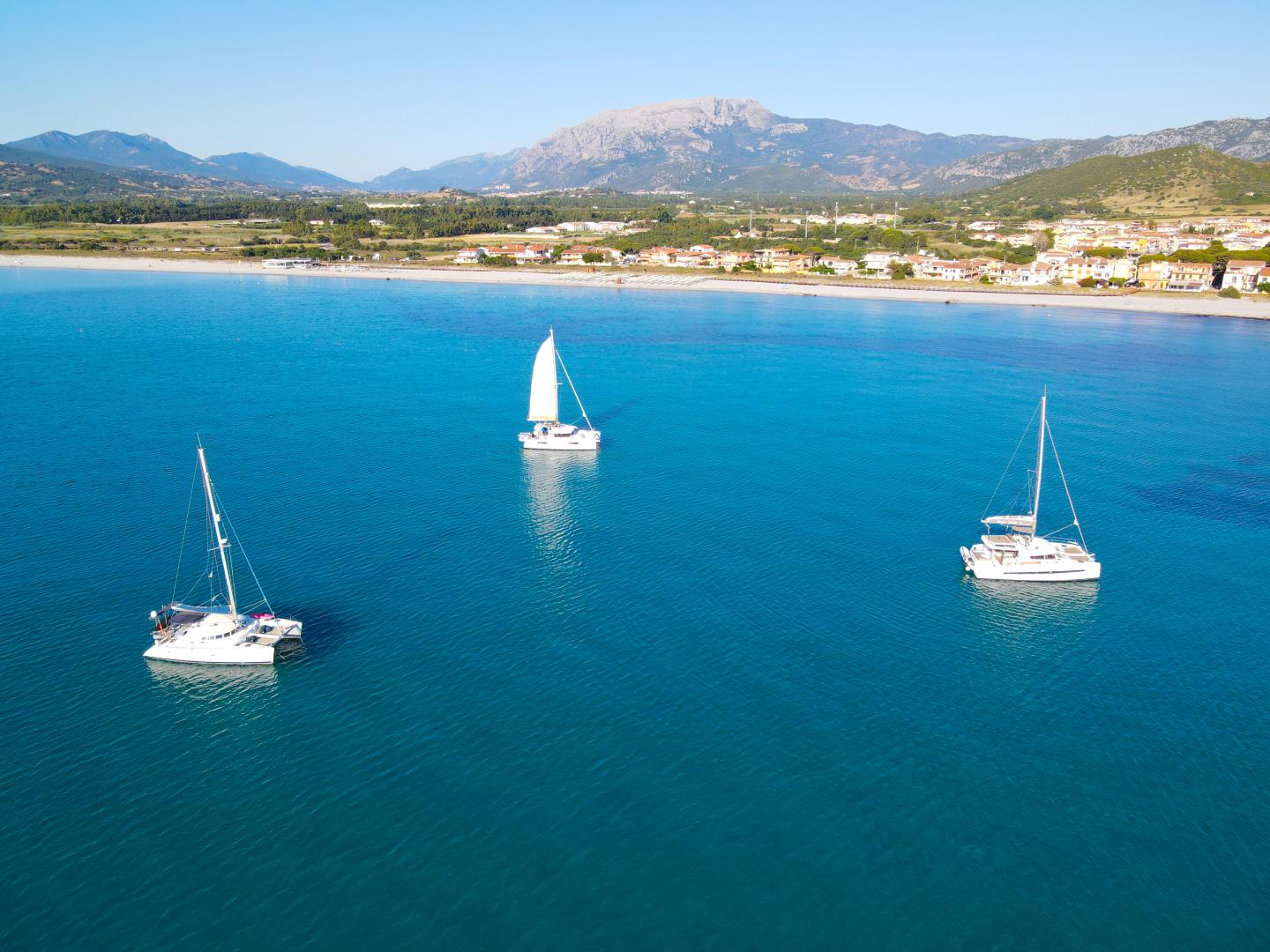 Zeezicht vanaf het balkon — Cala della Torre Resort