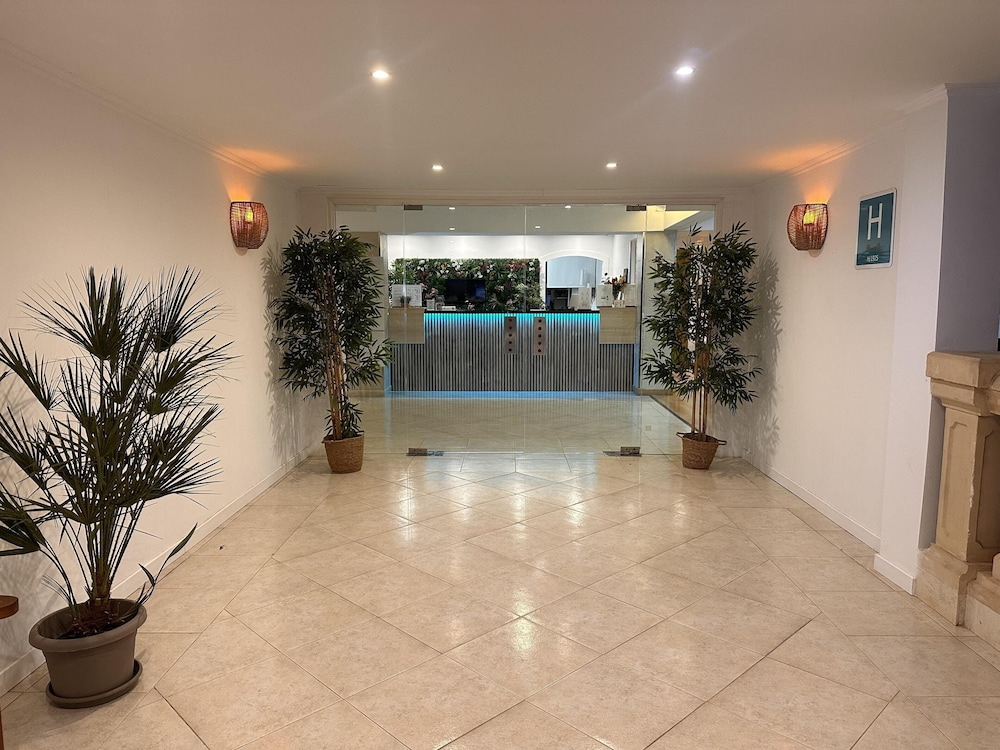 Luxe entreehal — Hotel Selva Arenal
