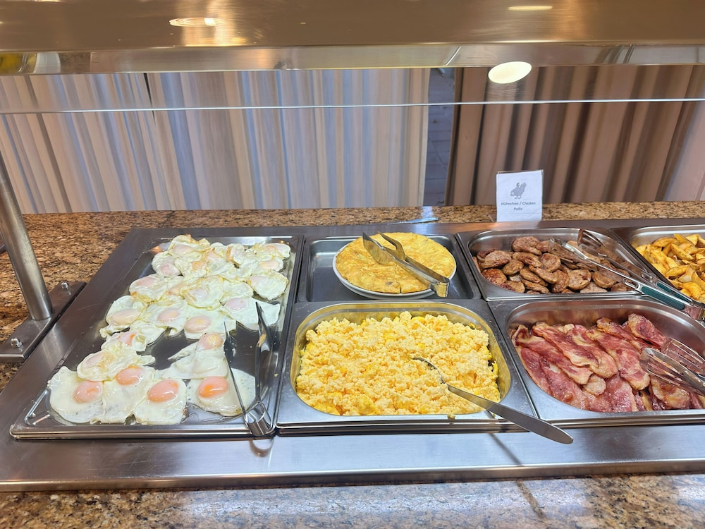 Ontbijtbuffet — Hotel Selva Arenal
