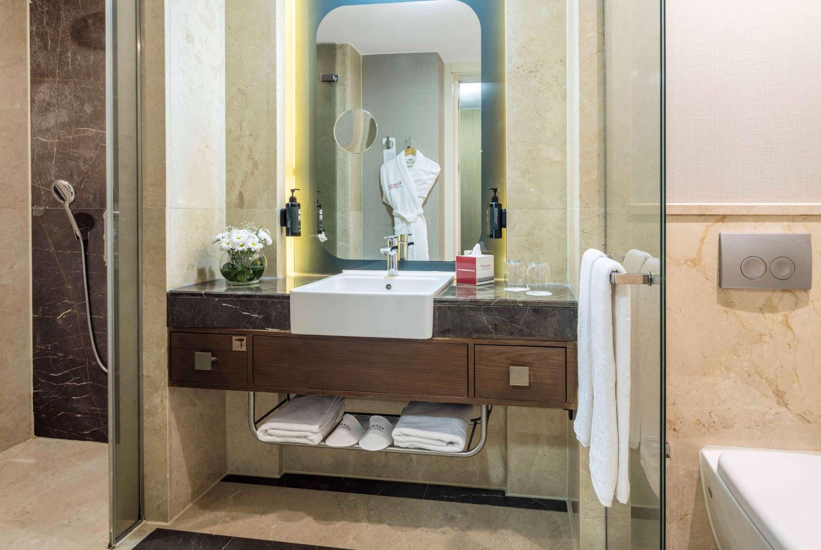 Ramada Plaza by Wyndham Istanbul Tekstilkent foto 8