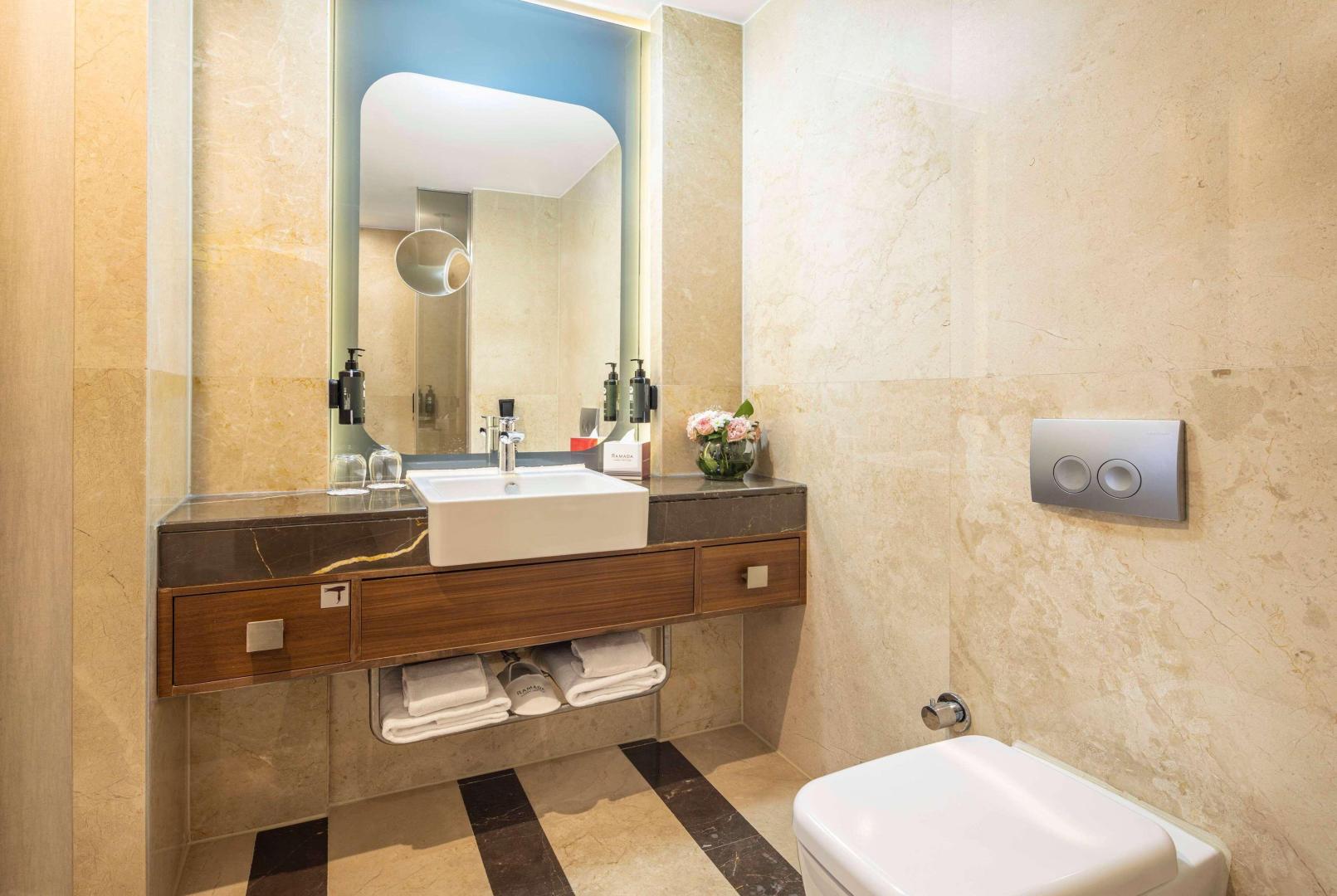 Ramada Plaza by Wyndham Istanbul Tekstilkent foto 11
