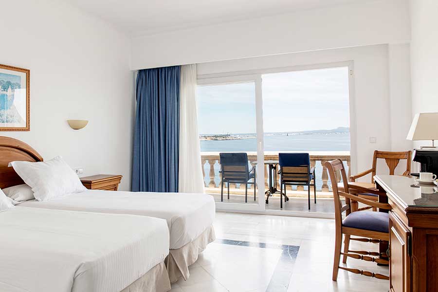 Frontal sea view rooms