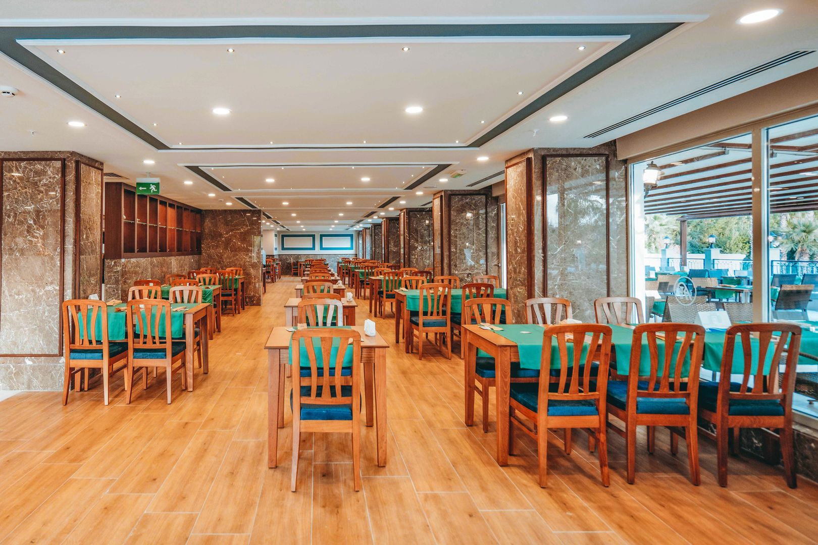 Royal Atlantis Beach image 3