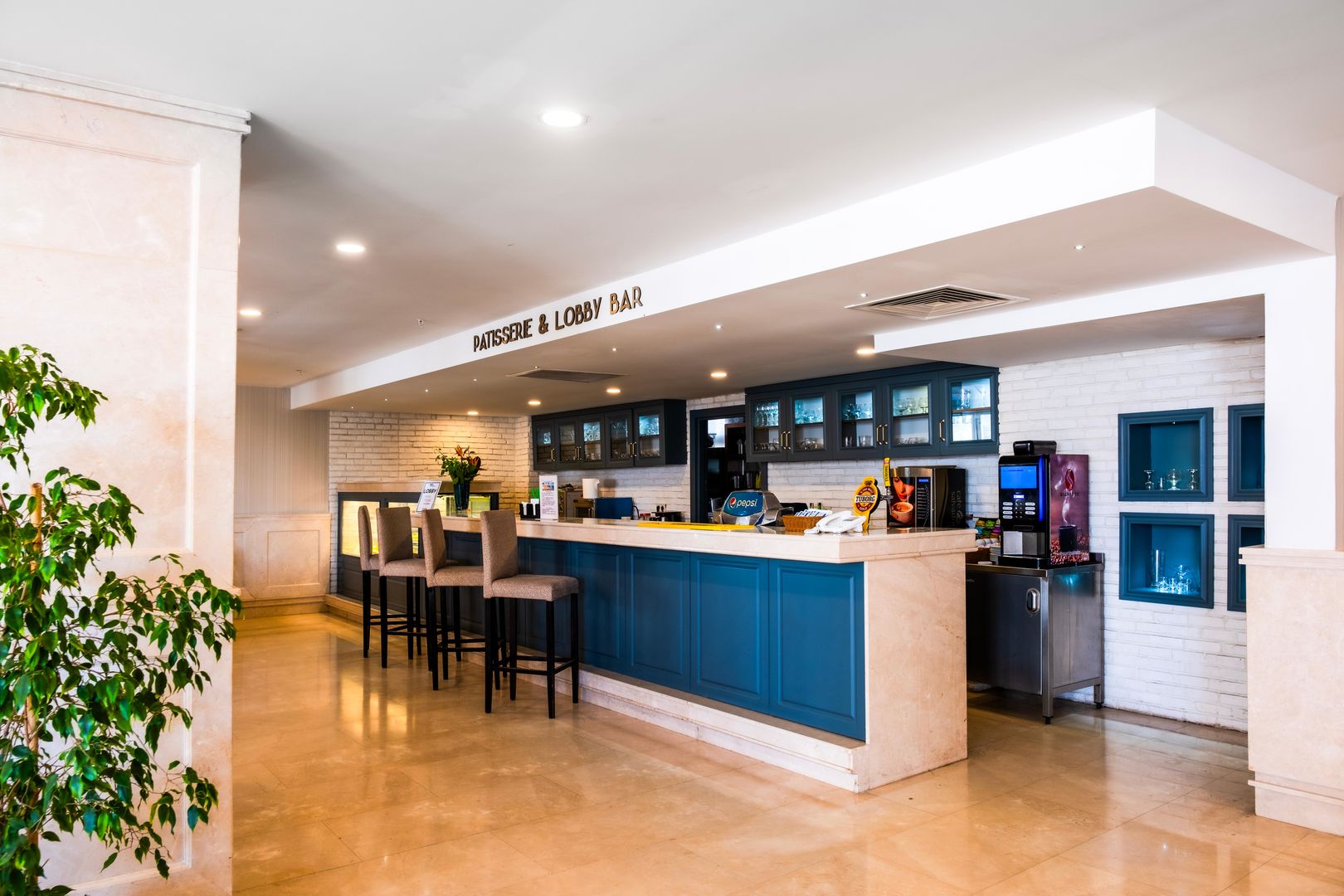 Royal Atlantis Beach image 3