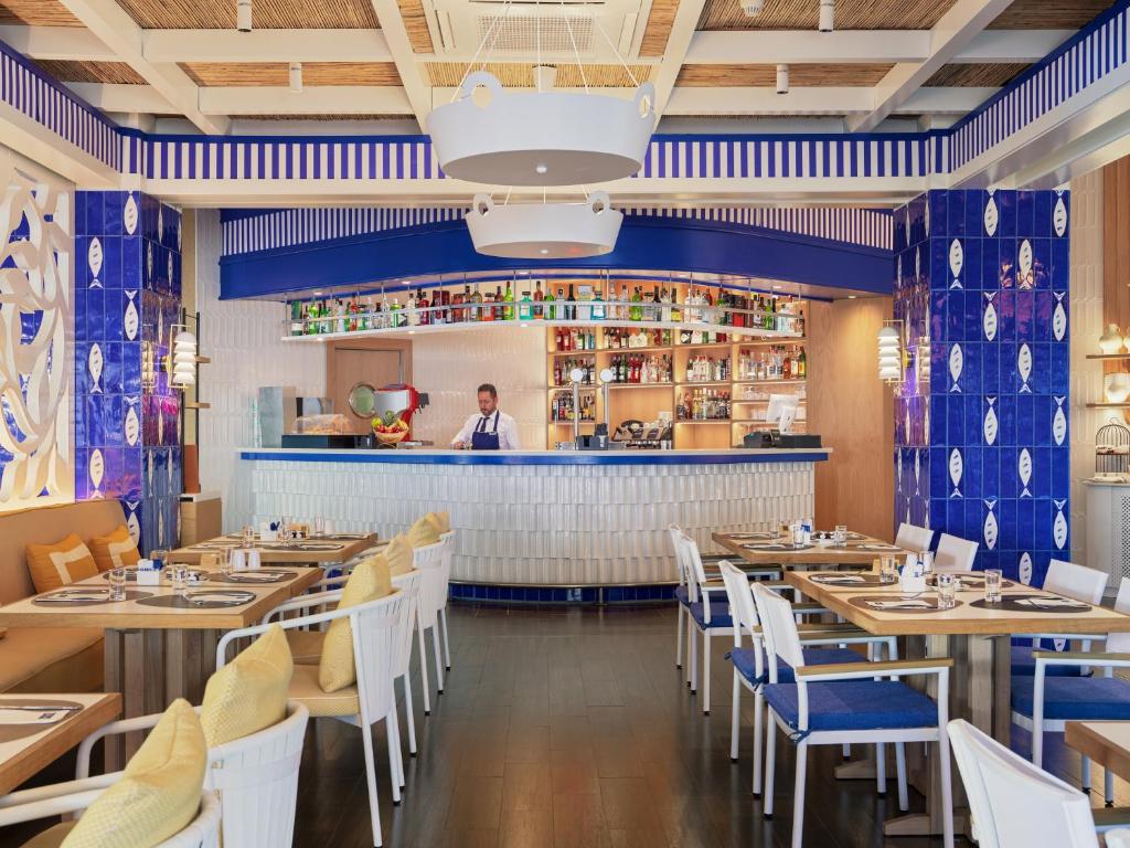 H10 Estepona Palace image 3