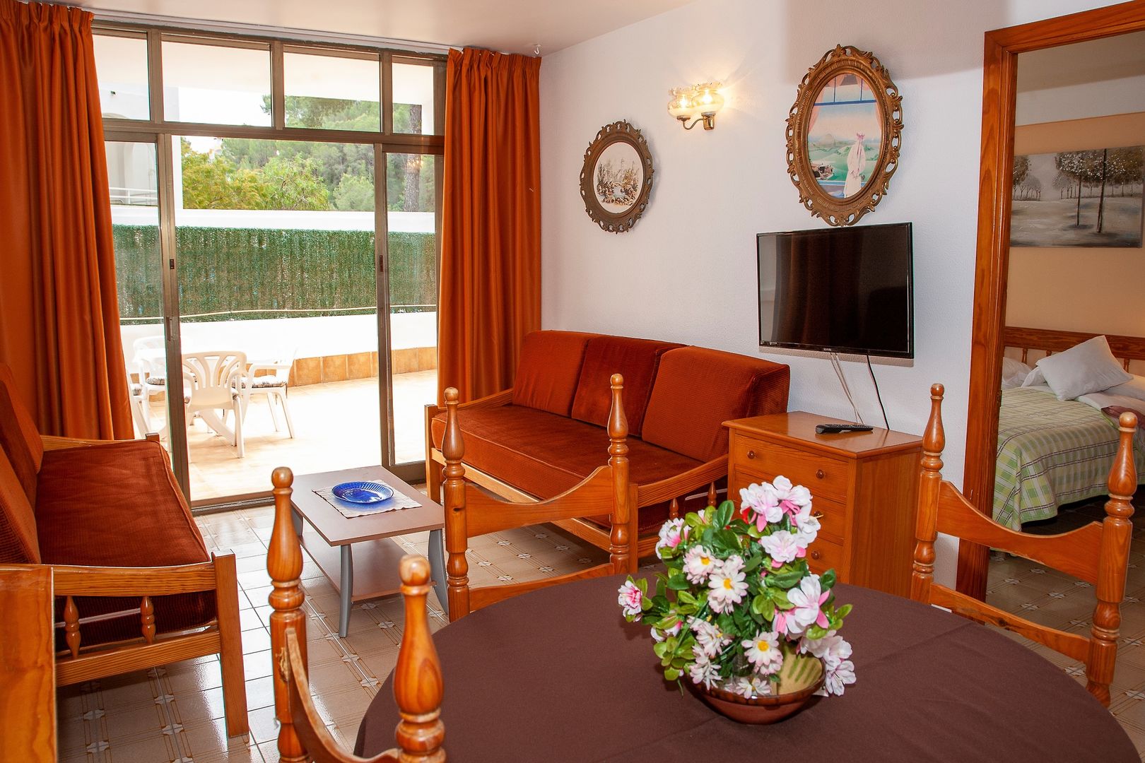 Bon Aire Apartments image 3