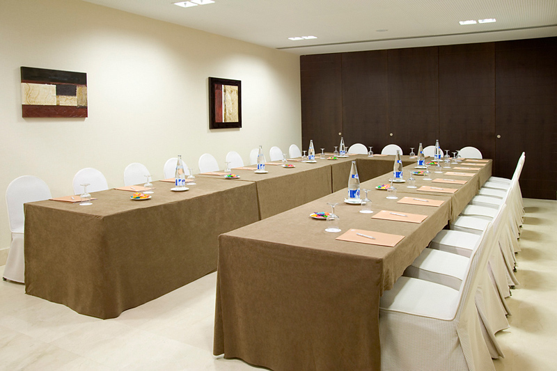 NH Sants Barcelona image 3