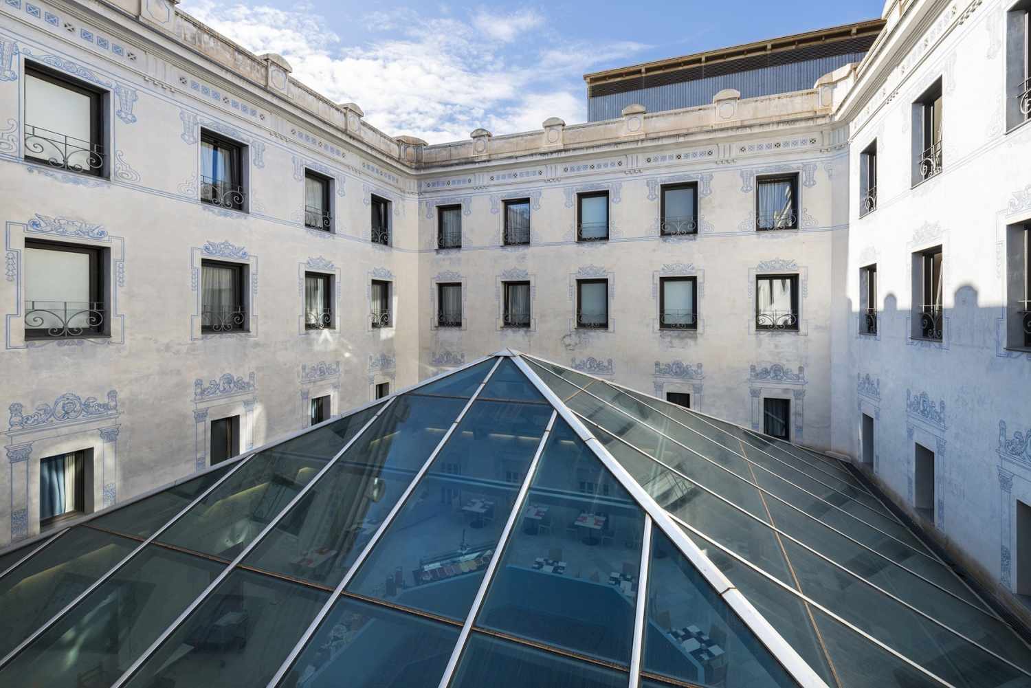 Oriente Atiram Hotel image 2