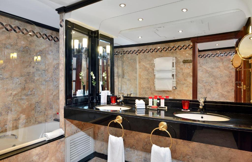 Red Level Junior Suite met Uitzicht op Zee en de Kathedraal