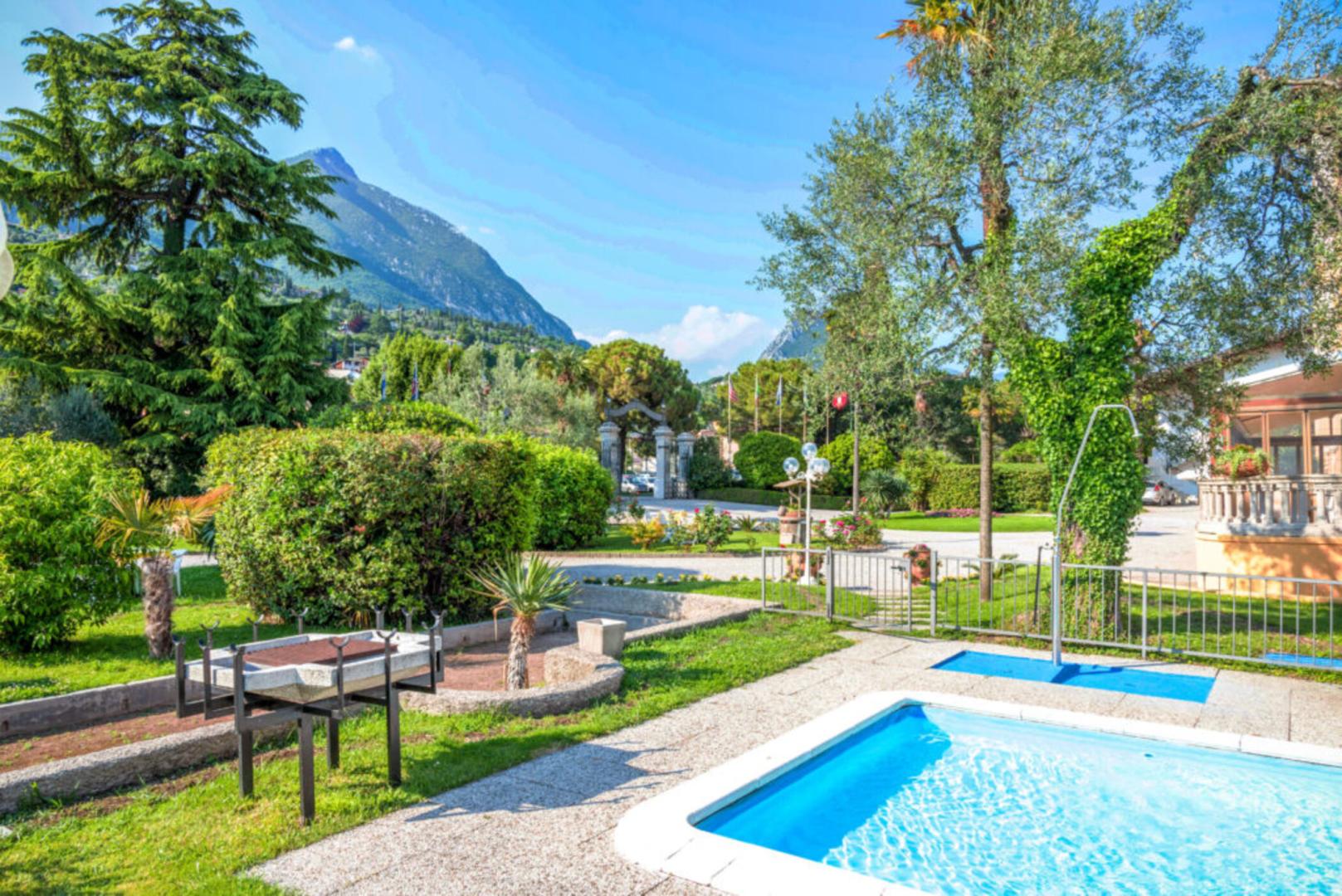 Hotel Maderno image 3