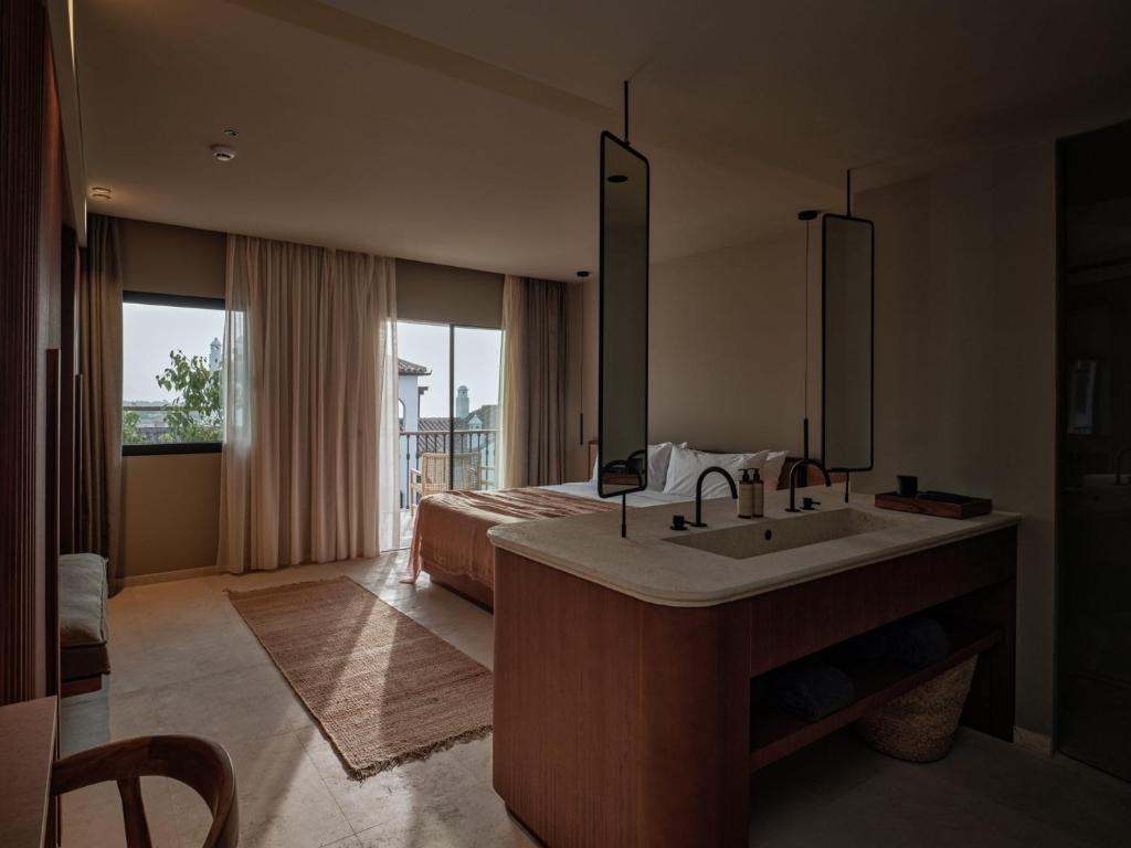 OKU Andalusia image 2