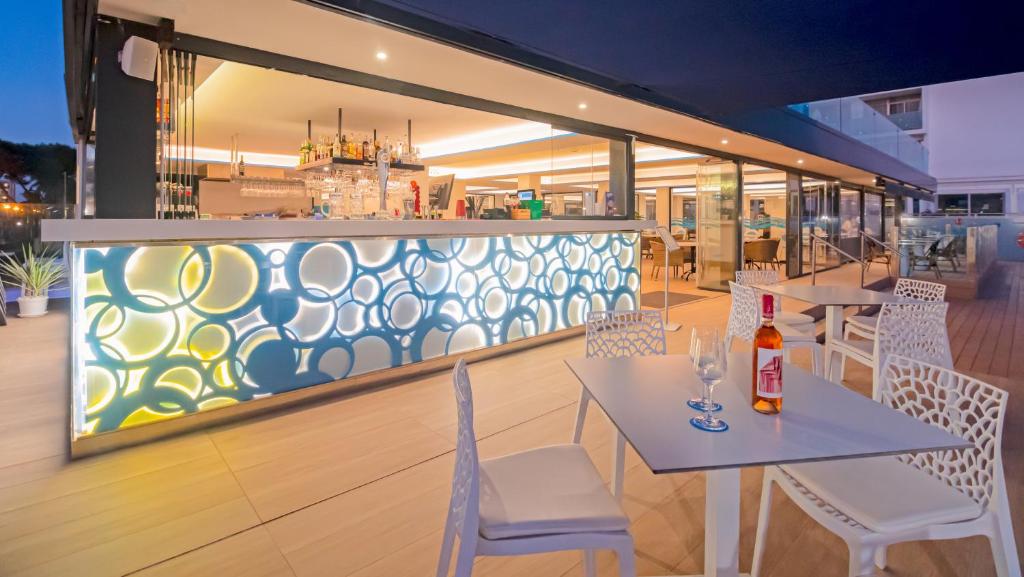 HN Negresco Beach Hotel image 2