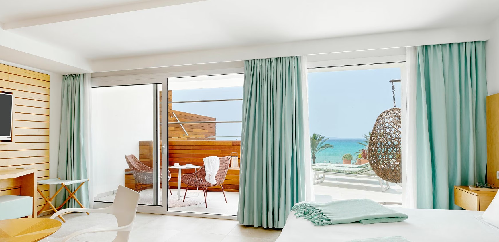 Sea-View Junior Suite with Private Pool