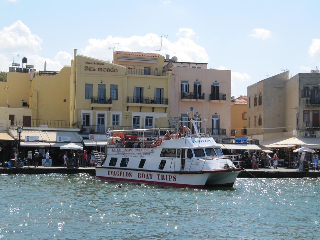 Mediterraans hotelgebouw — Belmondo Hotel & Suites