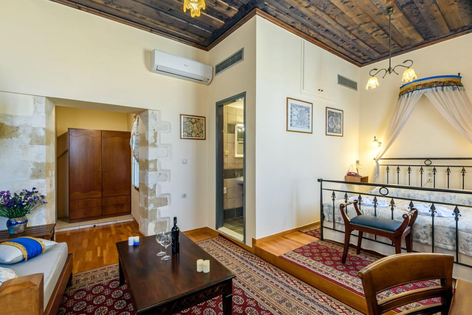 Suite met zithoek — Belmondo Hotel & Suites