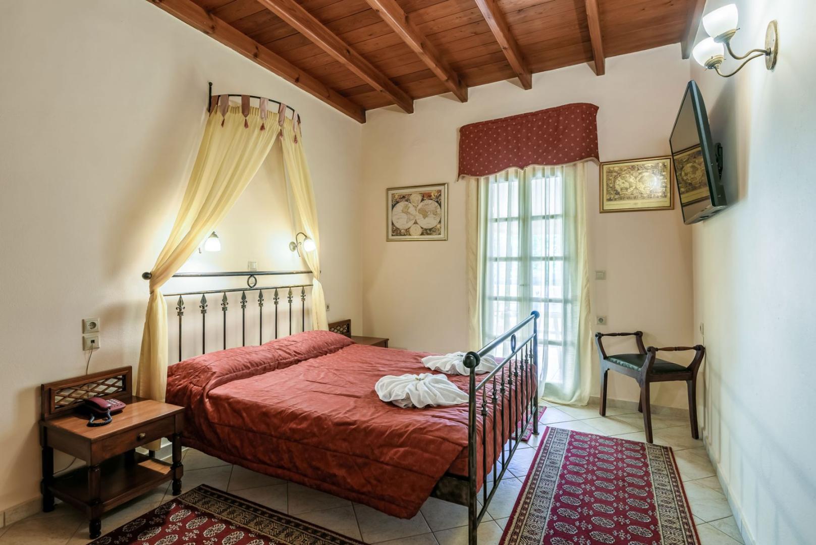 Kamer met tweepersoonsbed — Belmondo Hotel & Suites