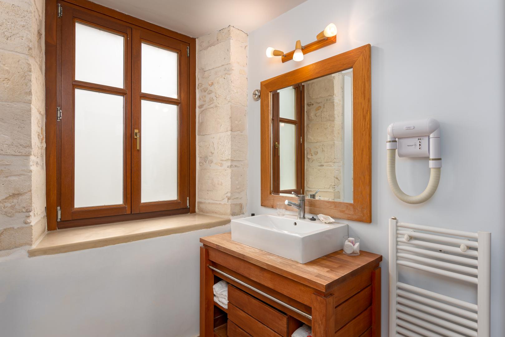 Badkamer met inloopdouche — Palazzino di Corina