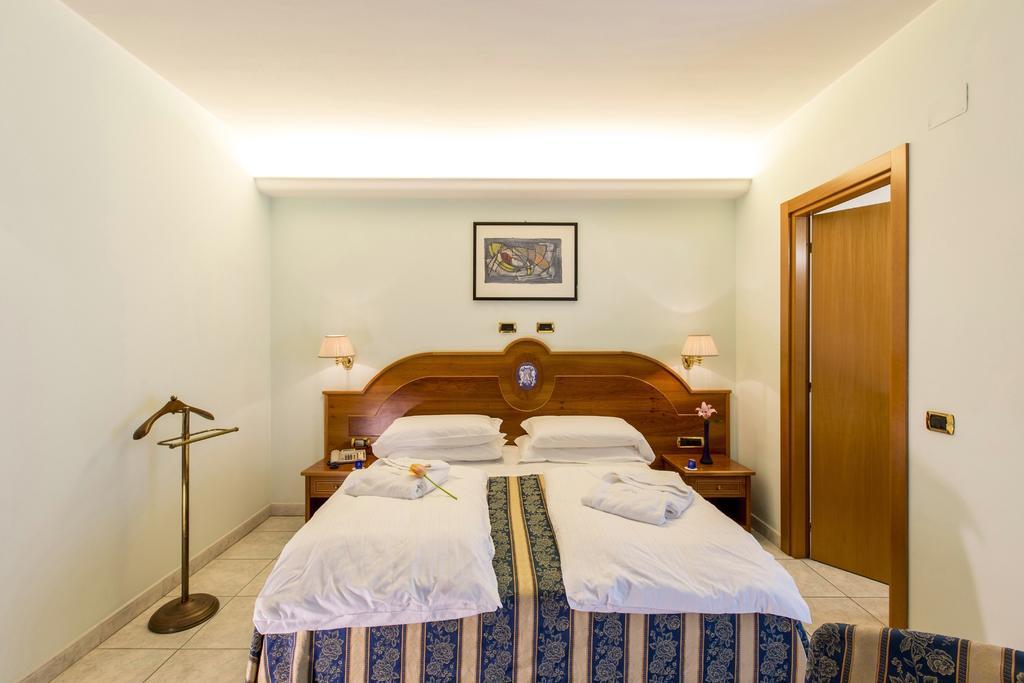 Hotel Ambassador foto 8