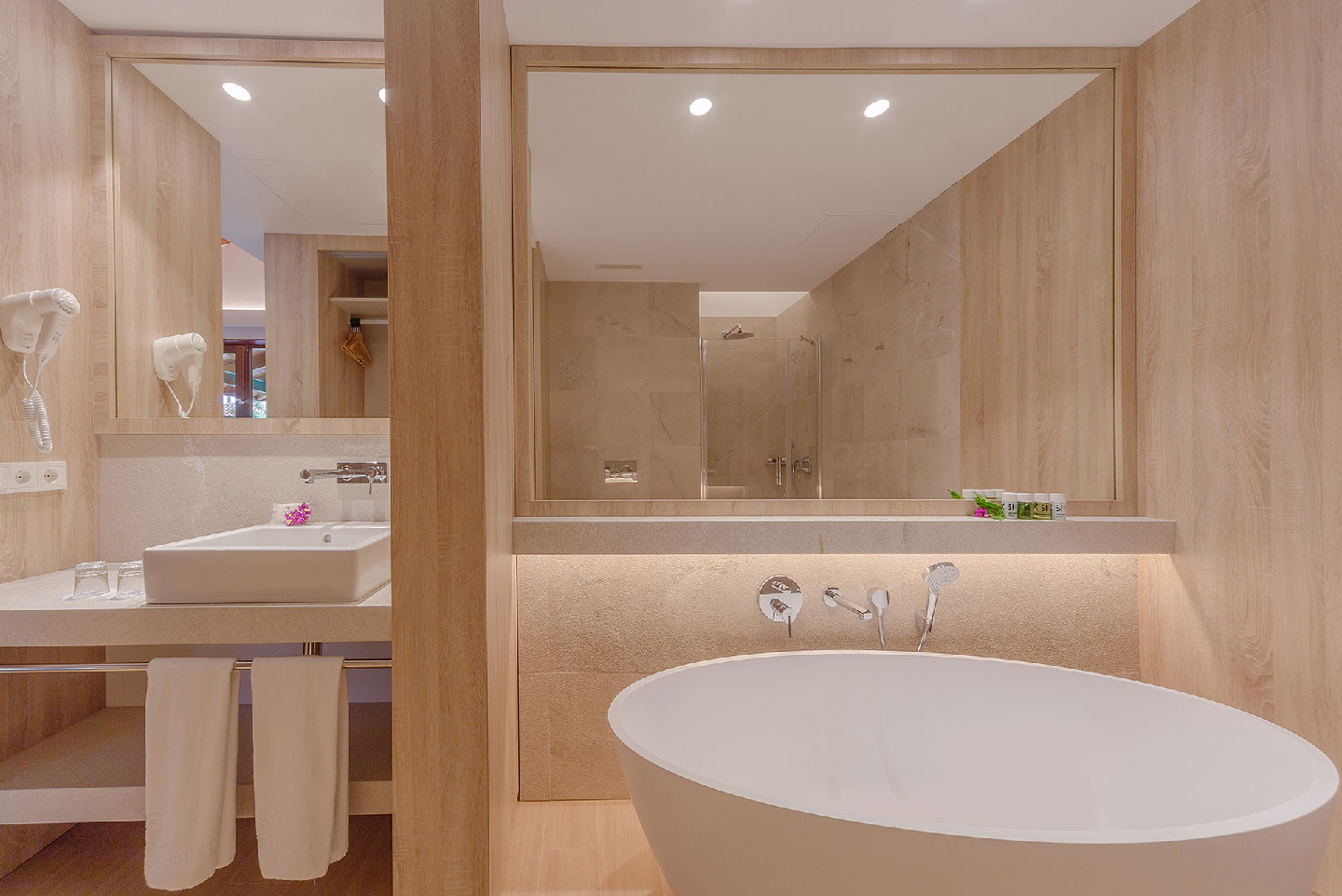 Village Suite with Bathtub