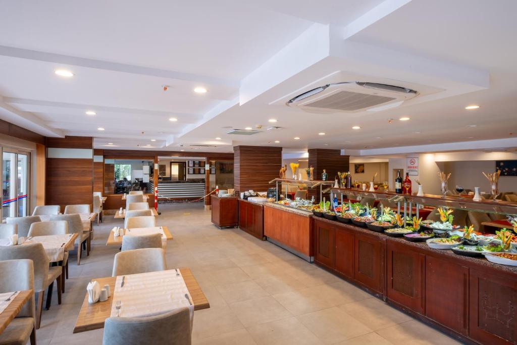 Viking Express Hotel image 2