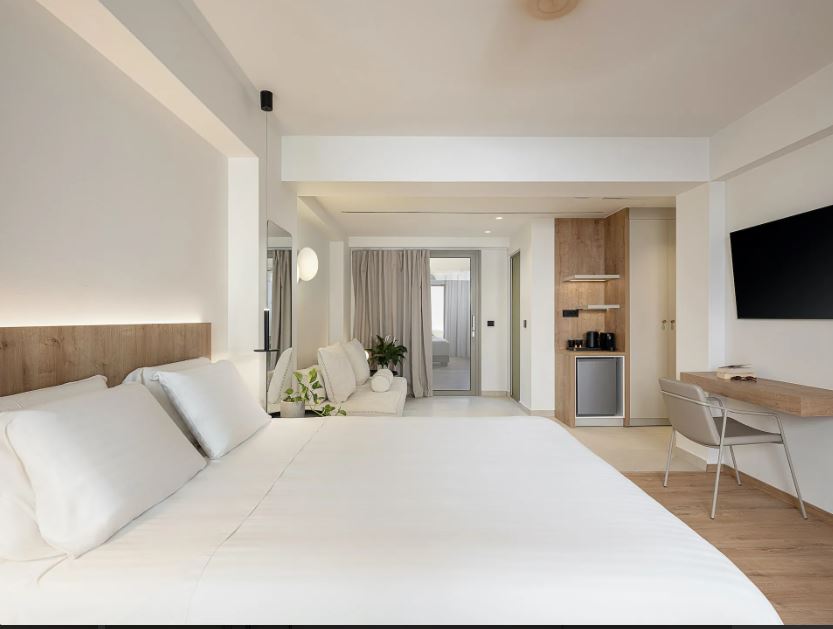 Suite met zithoek — Iperion Beach Hotel