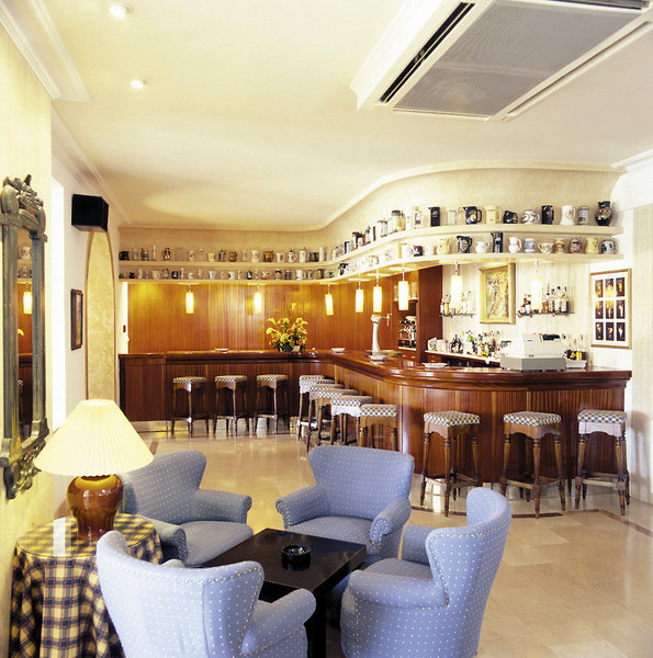 Hotel y Apartamentos Casablanca image 0