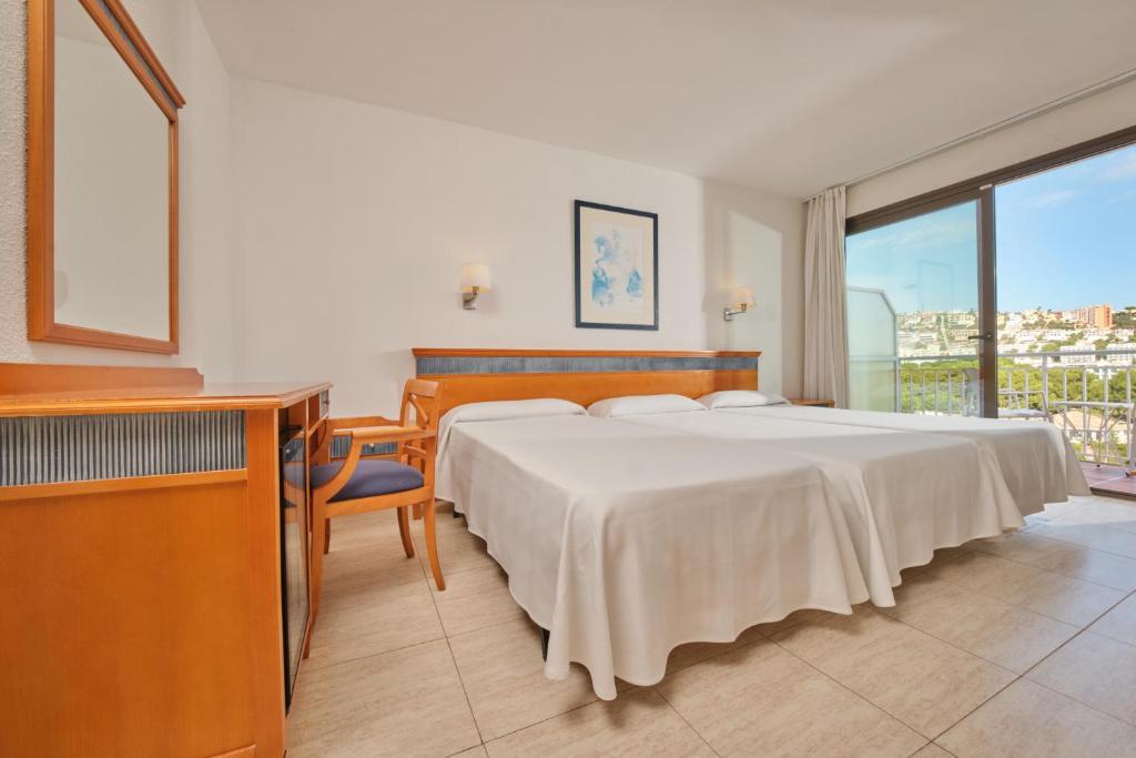 Hotel y Apartamentos Casablanca image 1