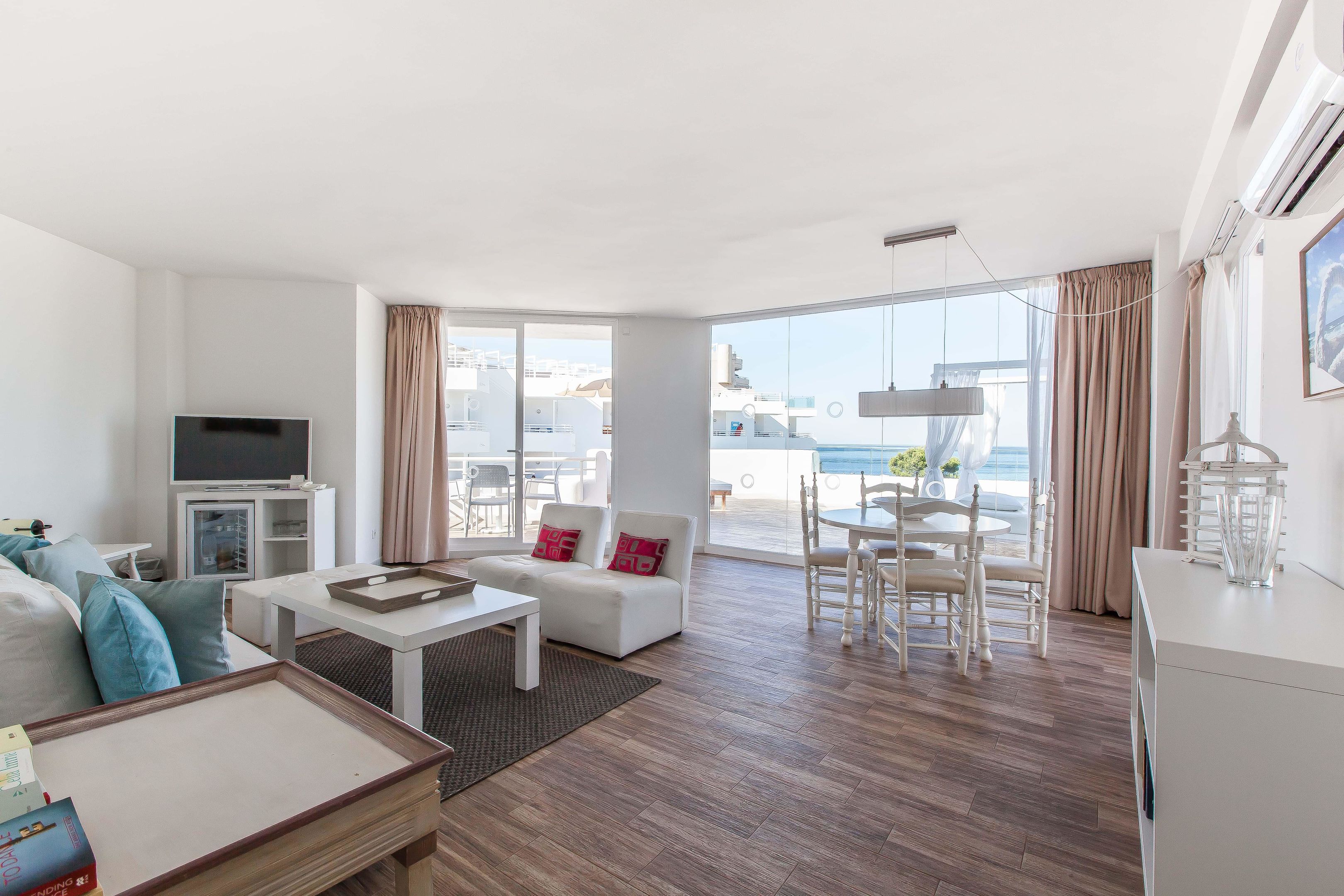 FERGUS Style Cala Blanca Suites foto 98