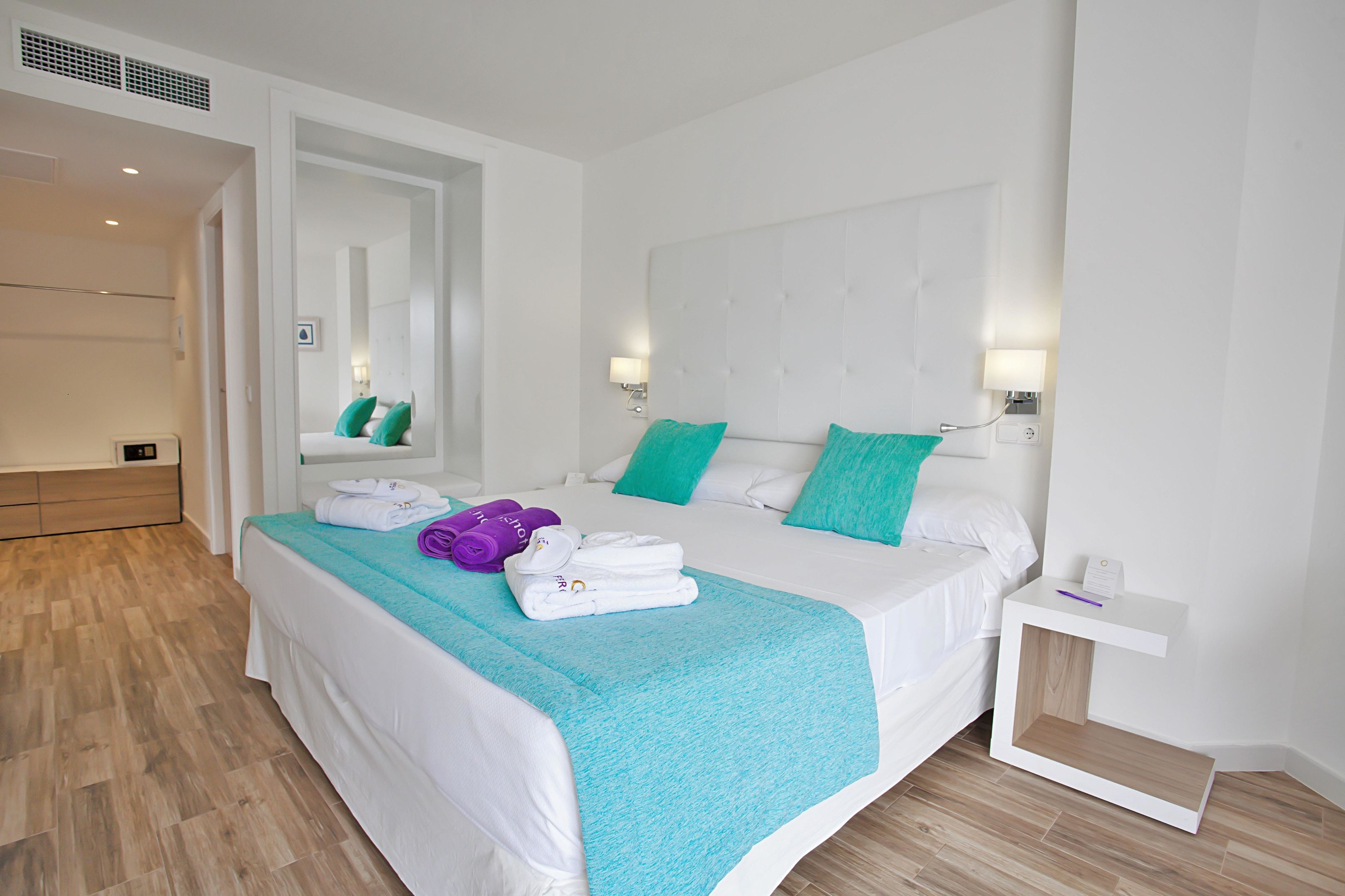 FERGUS Style Cala Blanca Suites foto 100