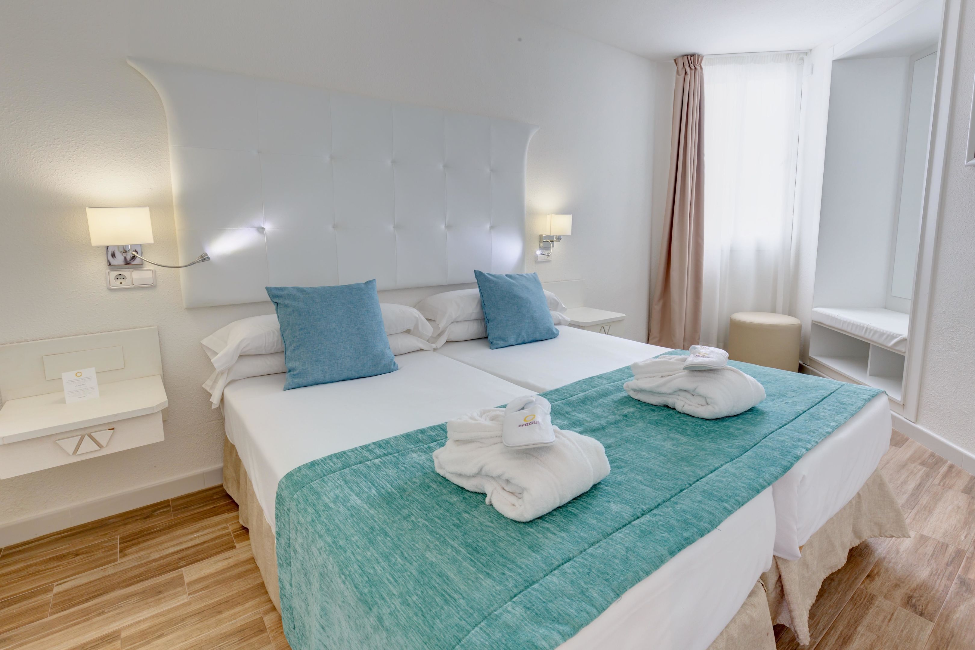 FERGUS Style Cala Blanca Suites foto 130